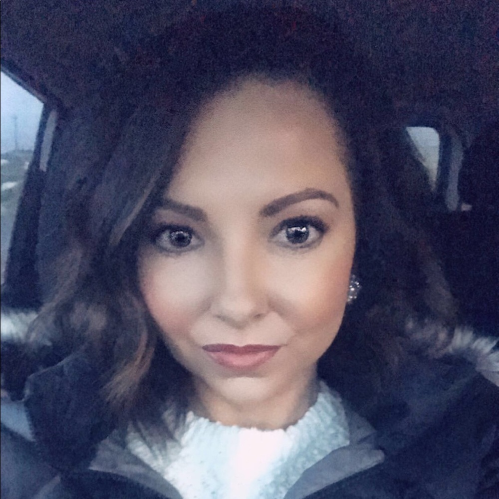 Meet your Posher, Leslie